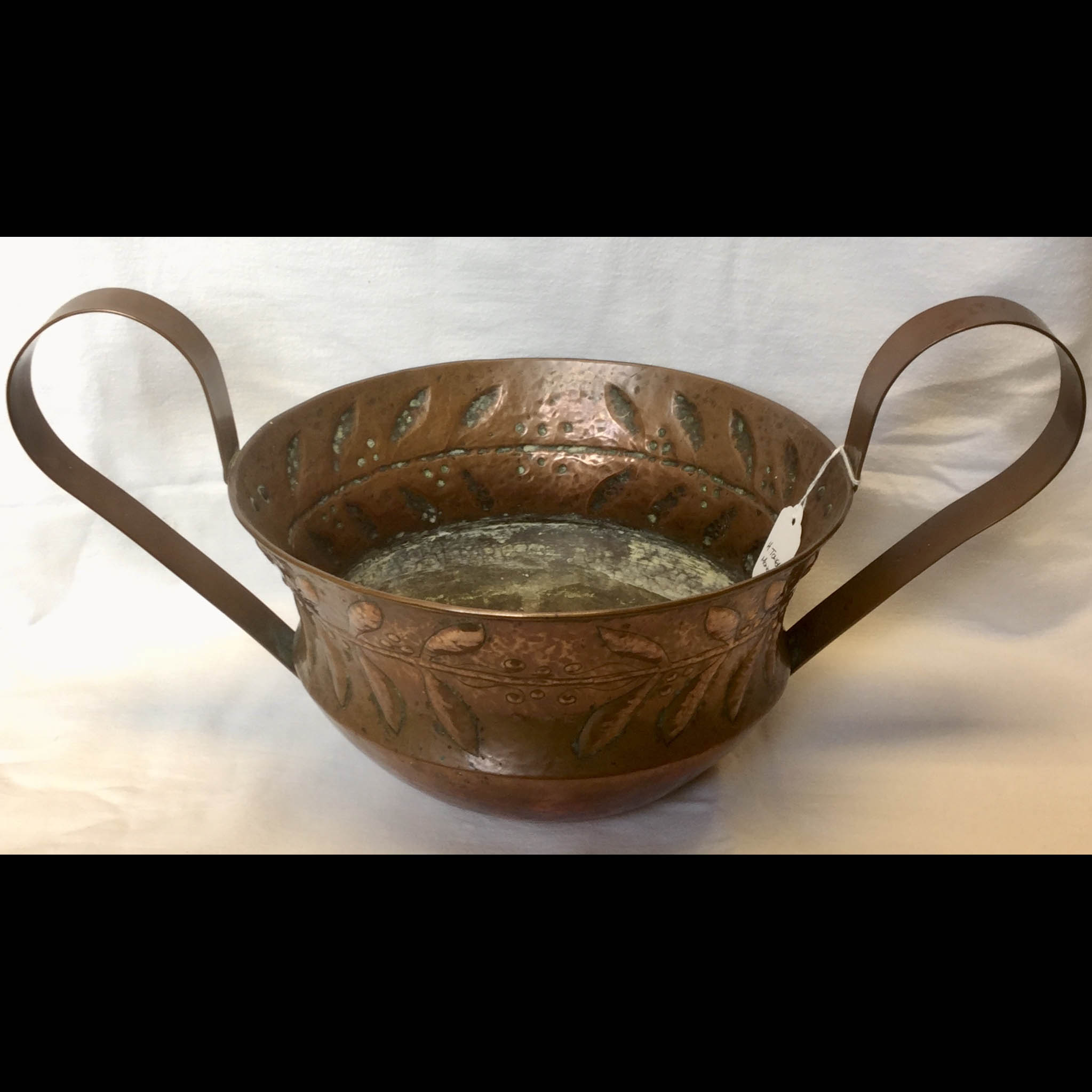 keswick-school-ksia-copper-two-handled-copper-bowl-front
