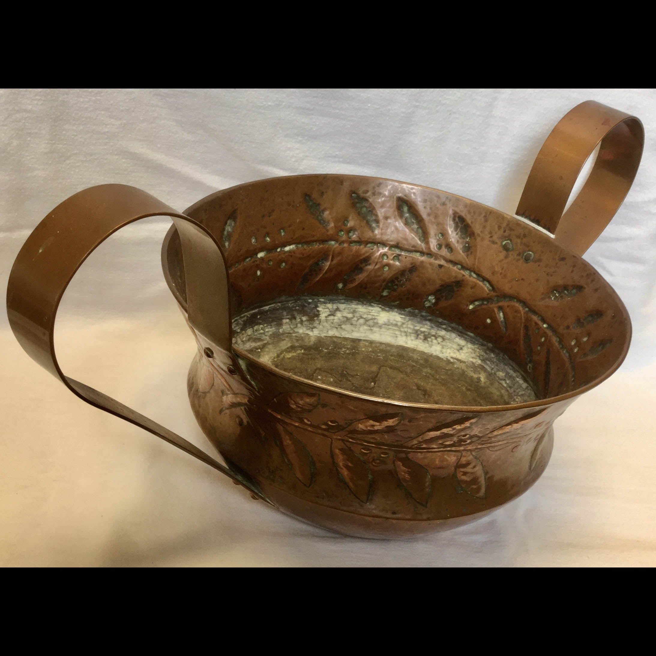 keswick-school-ksia-copper-two-handled-copper-bowl-left