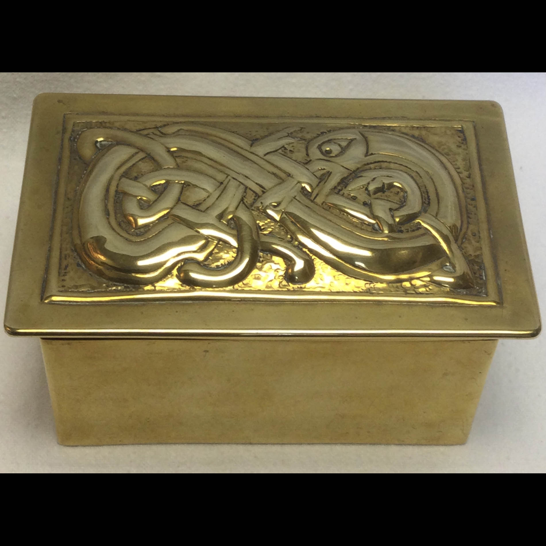 alexander-ritchie-iona-celtic-entrelac-celtic box top