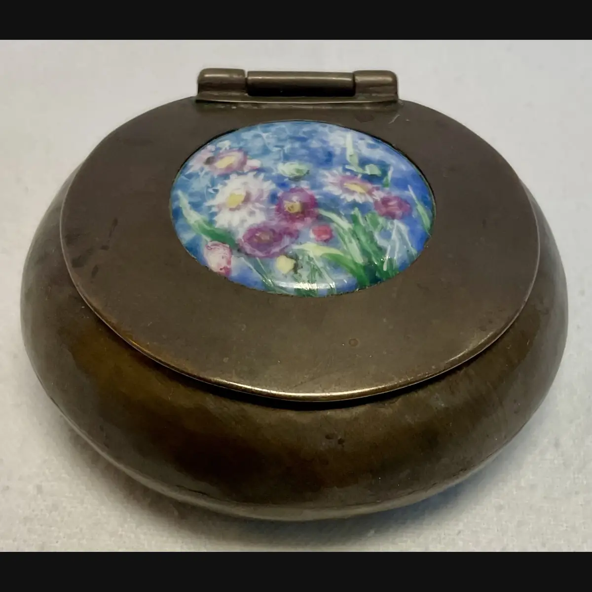 arts and crafts ladies tobacco box with painted enamel impressionist flower cabochon c1900 10
