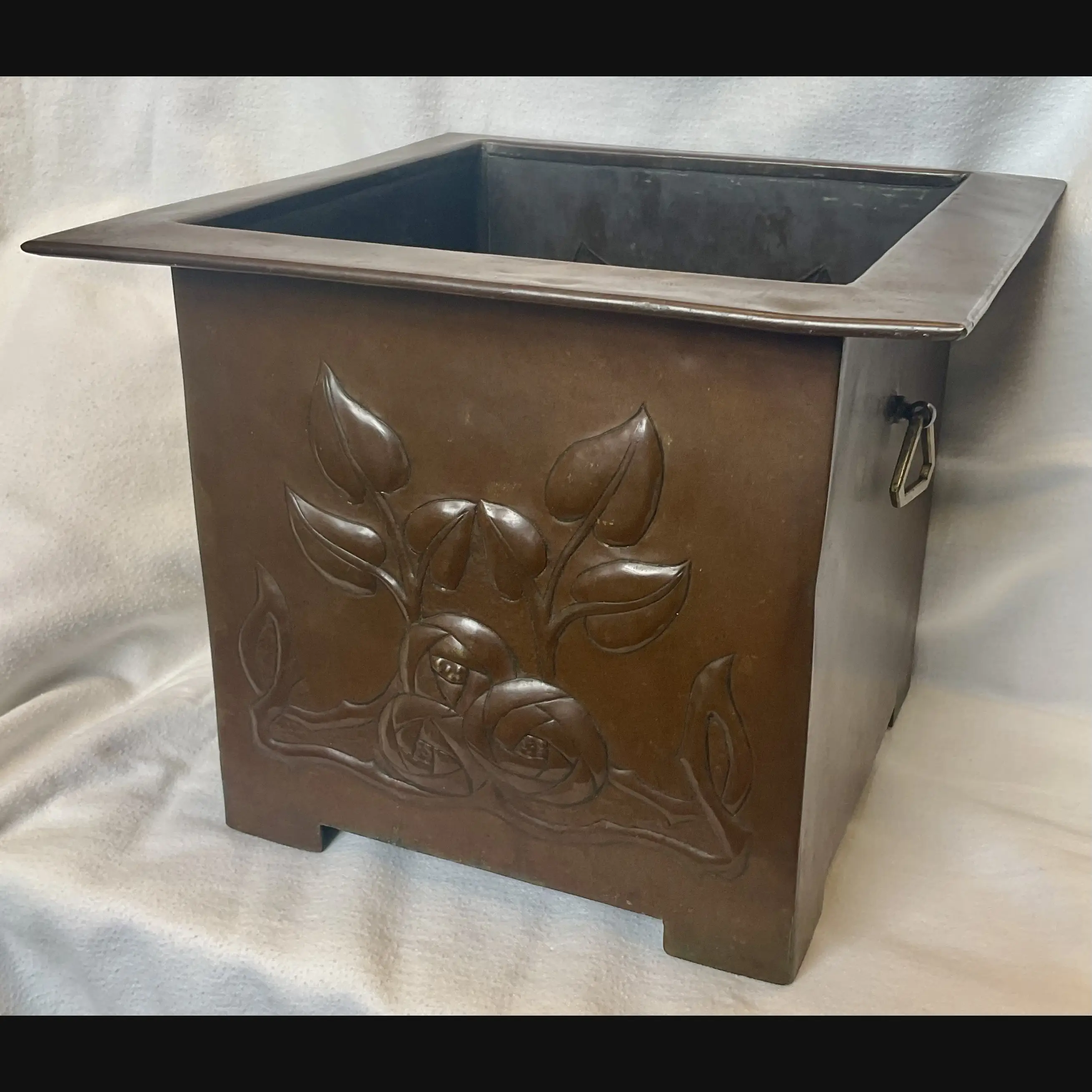 glasgow-school-arts-and-crafts-glasgow-rose-brass-two-handled-planter