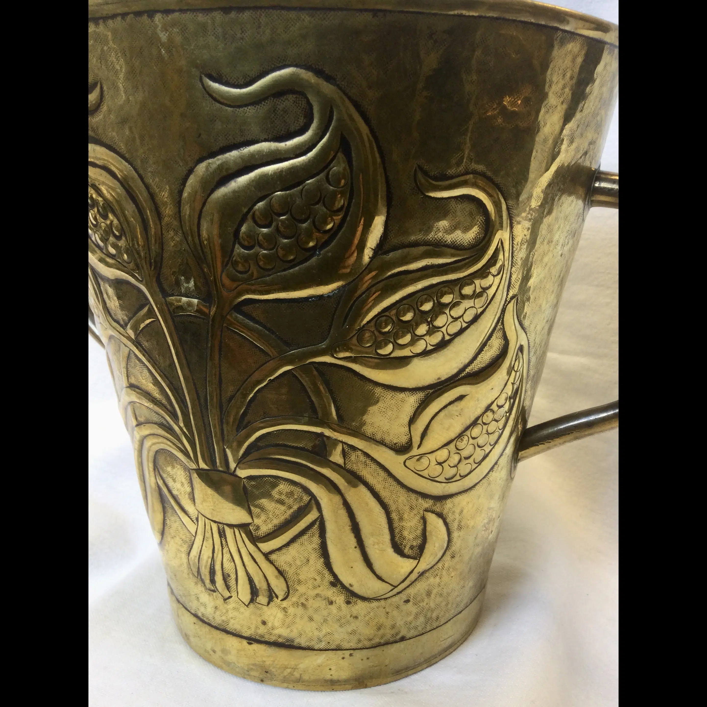 yattenden arts and crafts two handled planter with liner