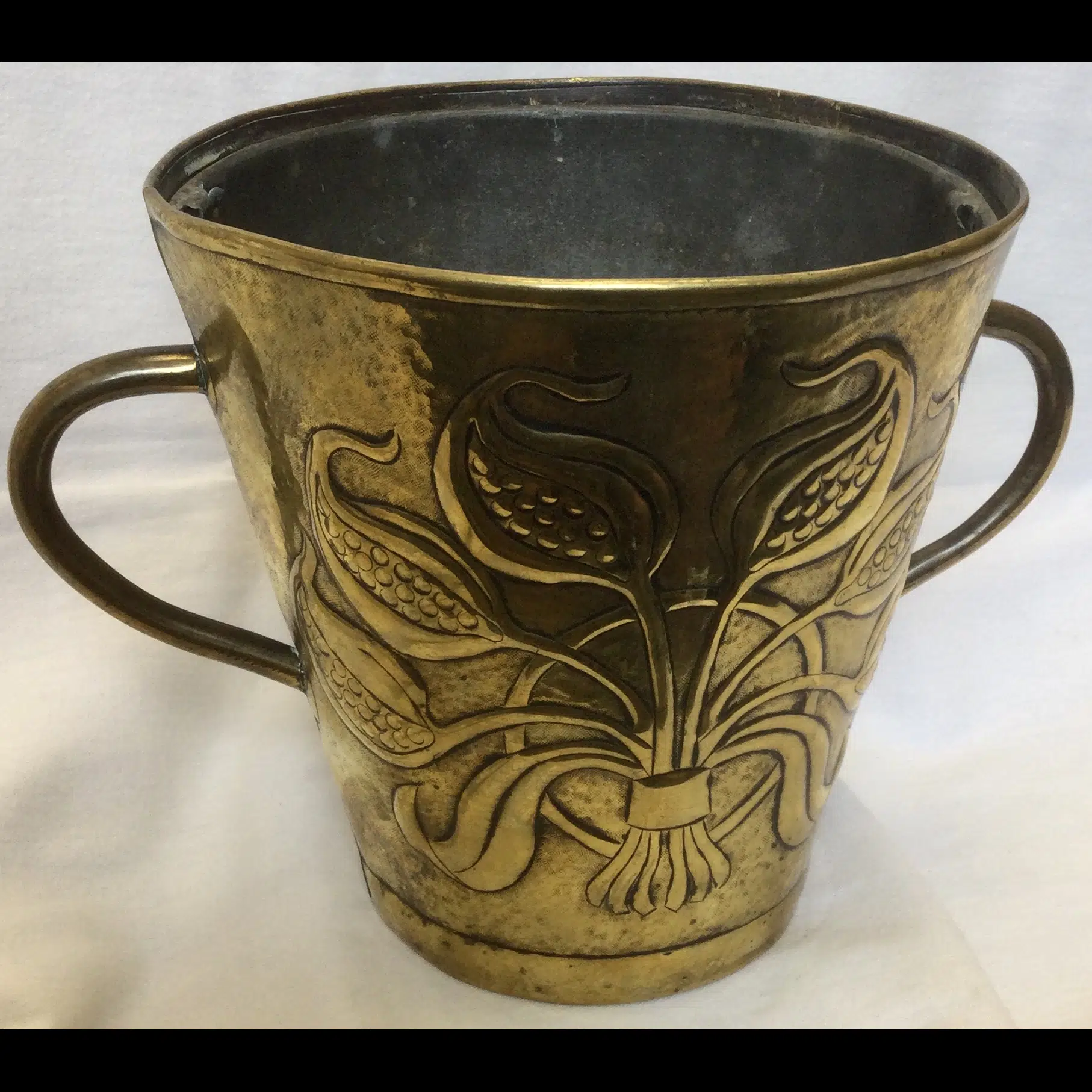 yattenden arts and crafts two handled planter with liner